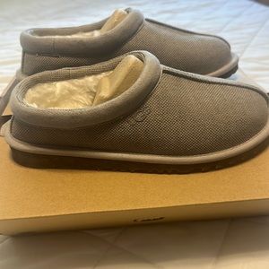 UGG Tasman
